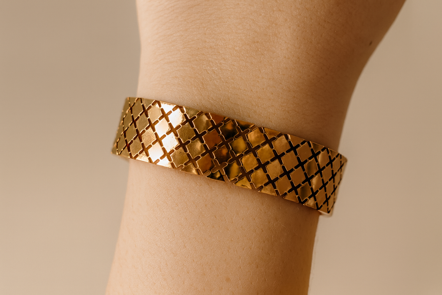 Golden Belt Cuff – Chic & Sleek
