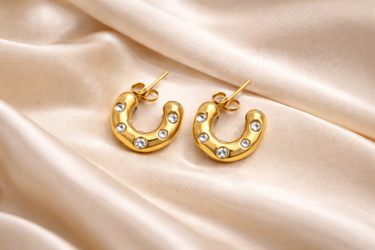 ✨ Gold Stone Hoop Earrings – Timeless Everyday Elegance