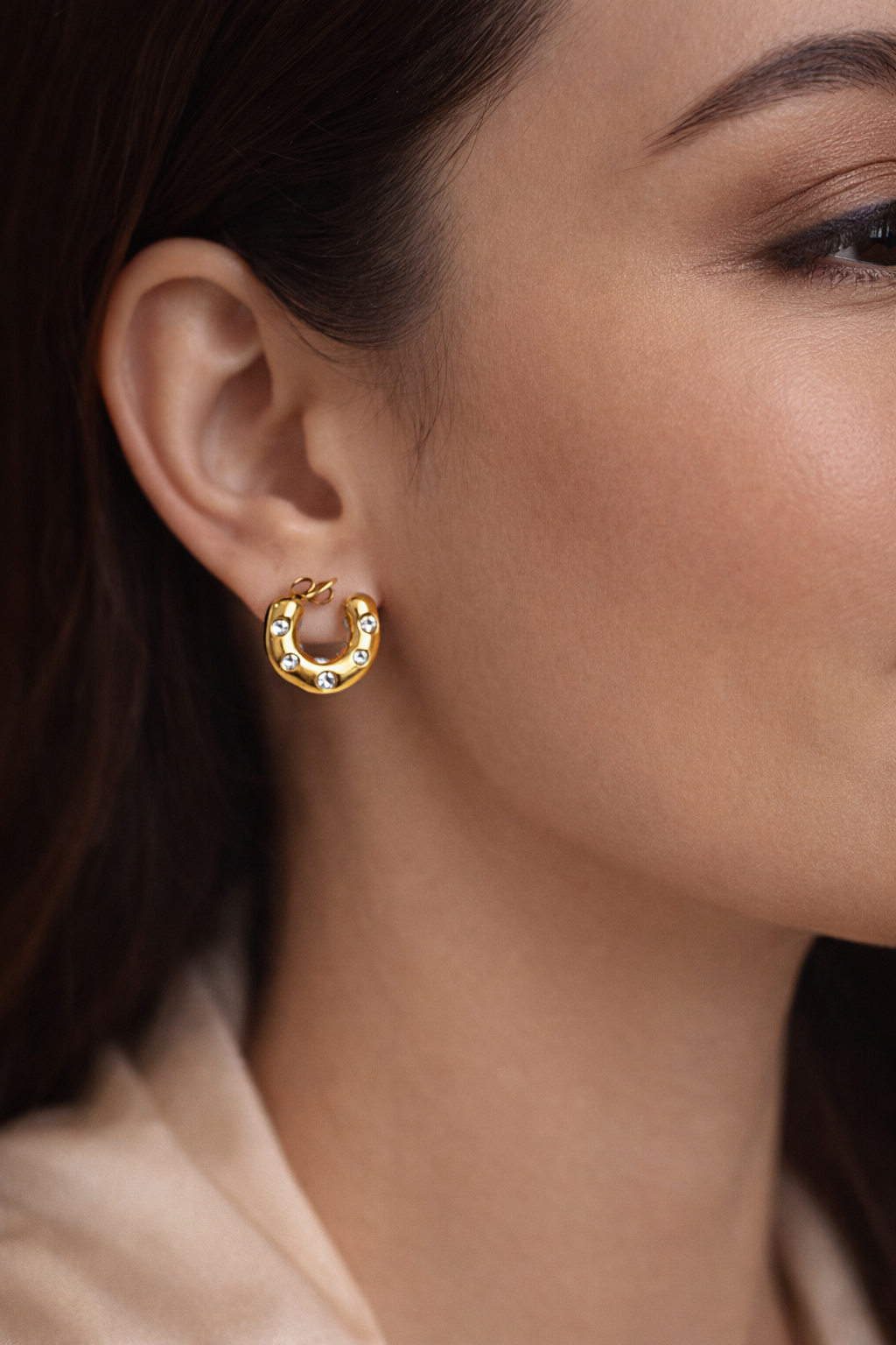 ✨ Gold Stone Hoop Earrings – Timeless Everyday Elegance