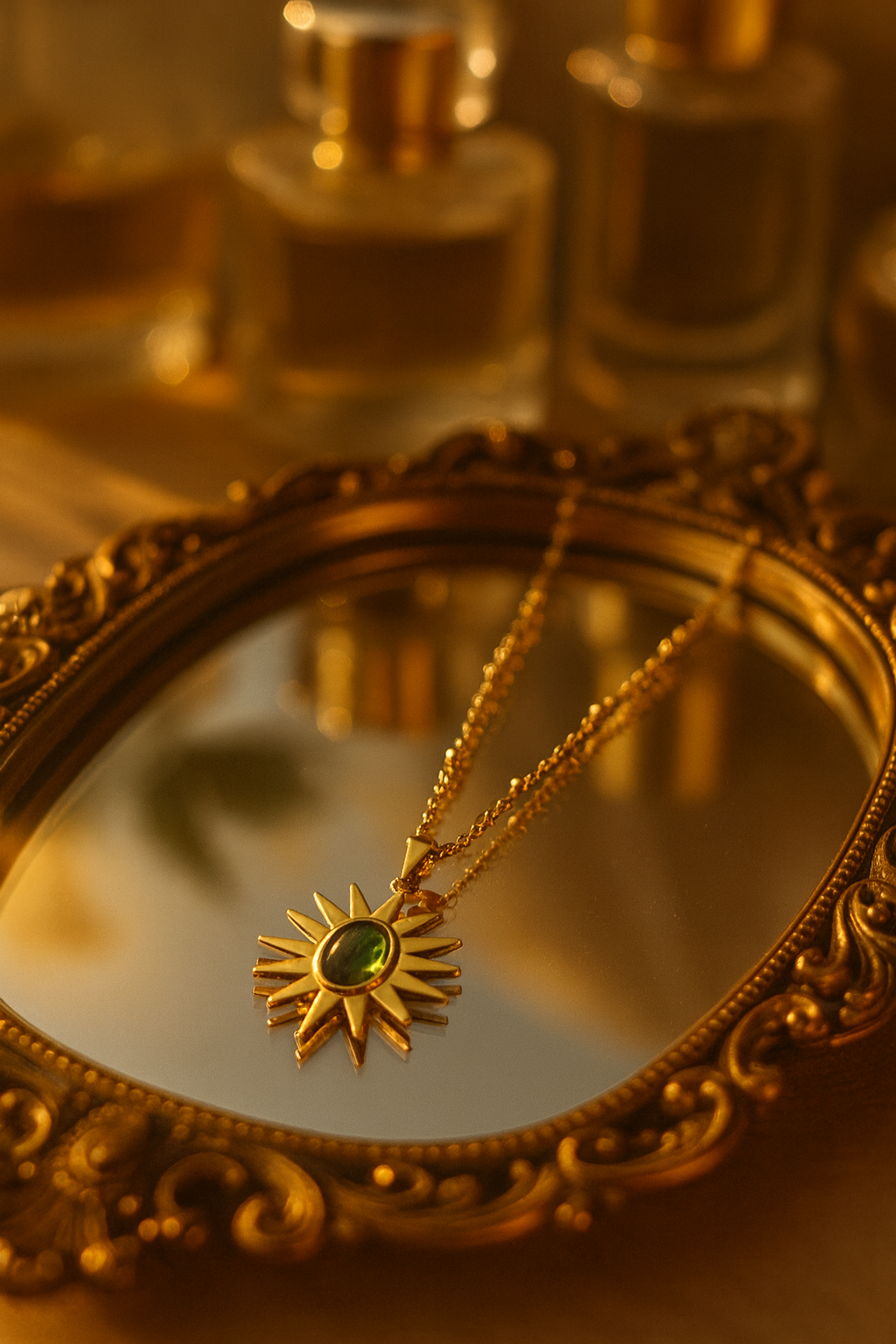 Emerald Sunburst Pendant – Gold Radiant Necklace (316L Stainless Steel)